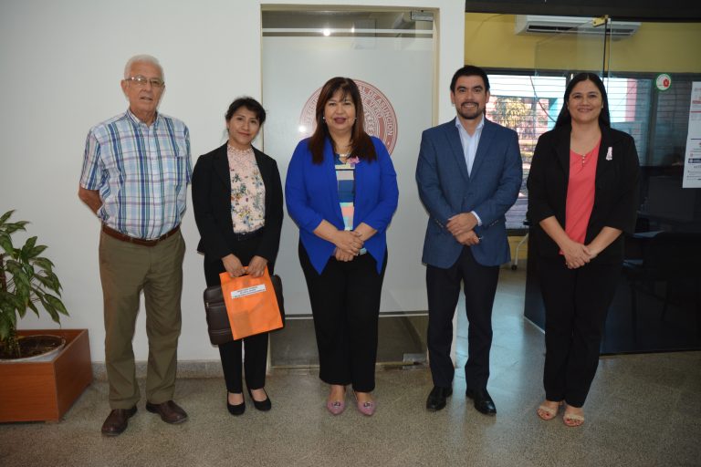 La FCM recibió la visita de una docente boliviana por el Programa MARCA