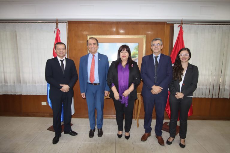 UNA recibe visita del presidente de la Red europea Magalhães para fortalecer vínculos internacionales en educación, investigación e innovación