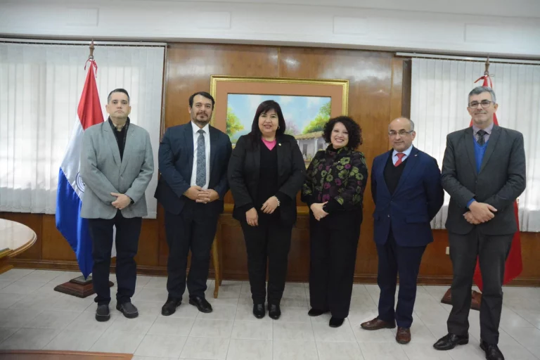 Autoridades de la UNA y de la Academia Diplomática y Consular abordan ejes de cooperación