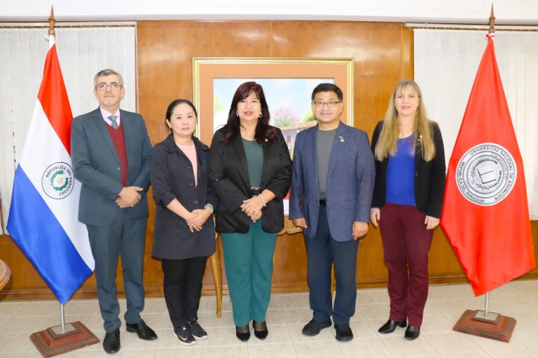 UNA y Universidad de Ciencia y Tecnología de Corea impulsan becas de investigación estudiantil