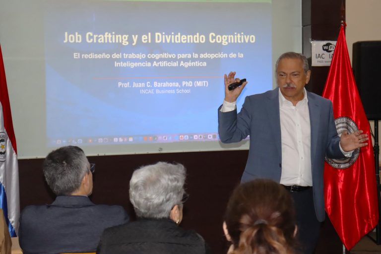Abordan el avance de la inteligencia artificial y su impacto en el pensamiento