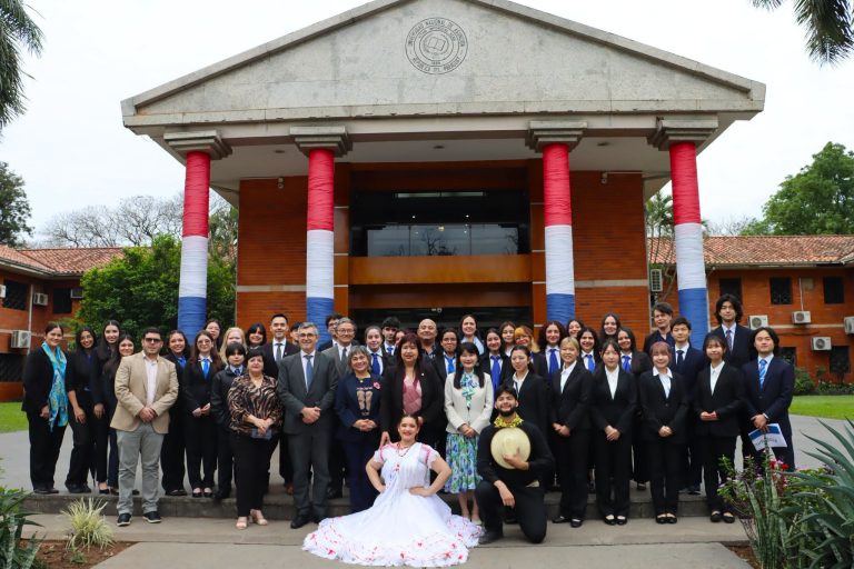 La UNA recibió a una comitiva de la Universidad Nacional de Yokohama para fortalecer la cooperación académica